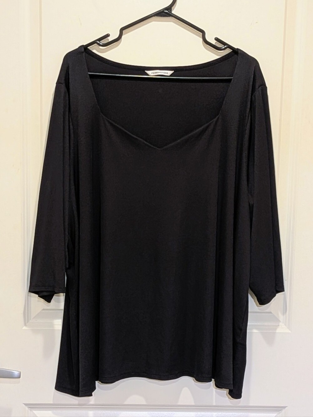 EUC Penningtons 3X Black Sweetheart Neckline Rib Knit Stretch Top